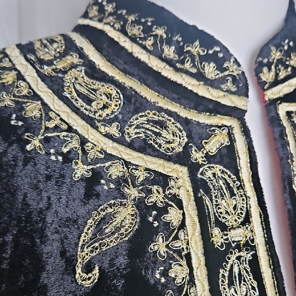 Soft Surroundings Black and Gold Embroidered Velvet Jacket Size Small - Picture 6 of 13